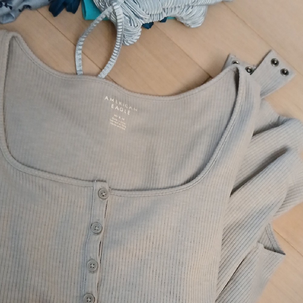 American Eagle Gray Ribbed LONG SLEEVE BODYSUIT Top